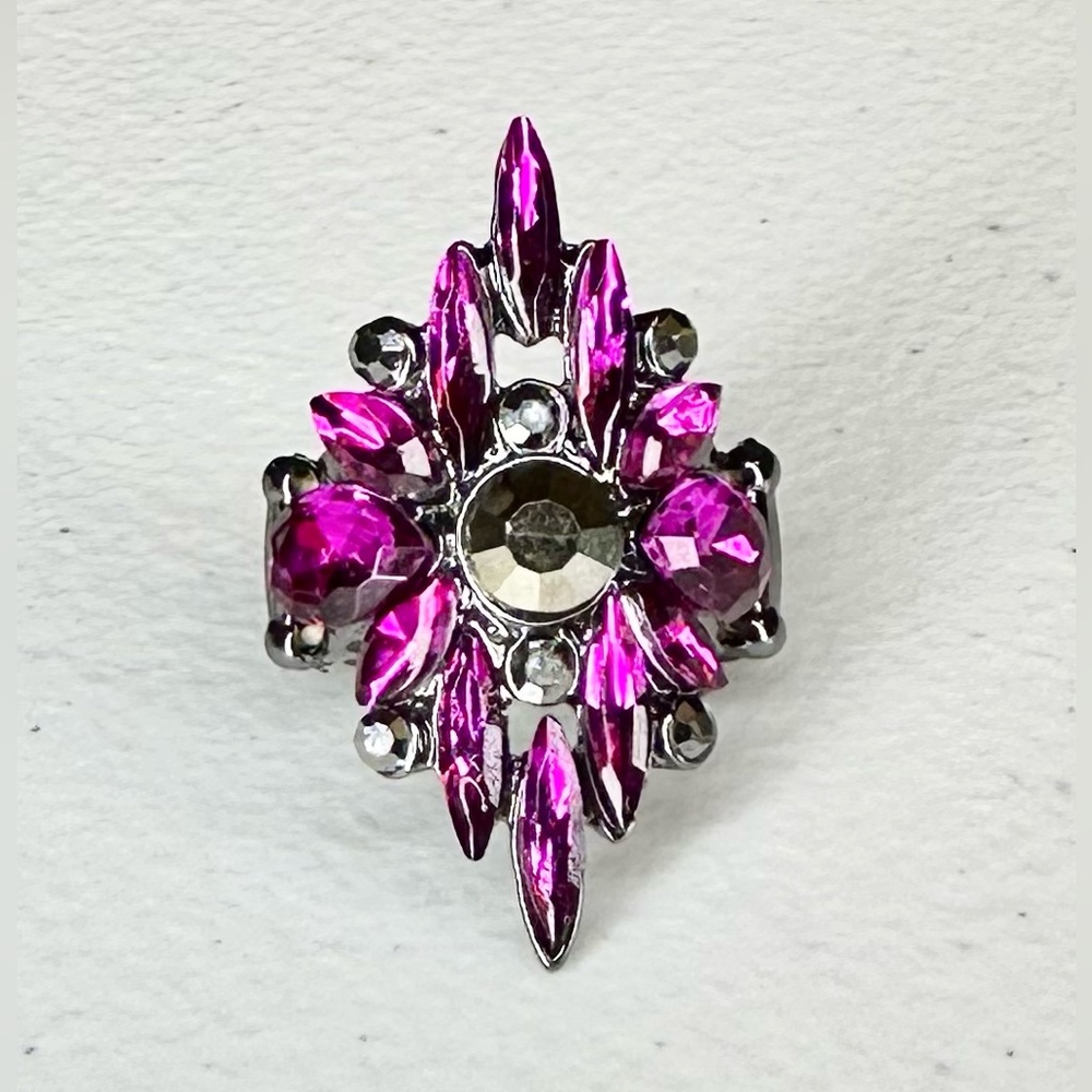 Vtg Stand Back Ring Purple Glass Art